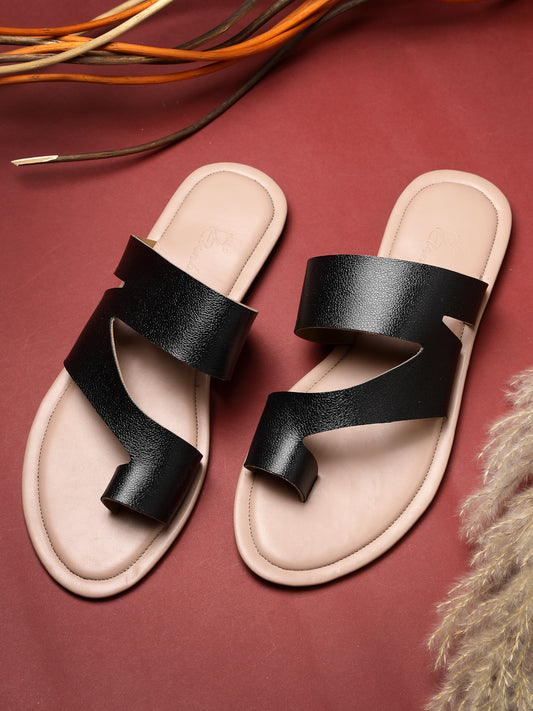 Axis Z-Cut Toe Loop Flat- Black