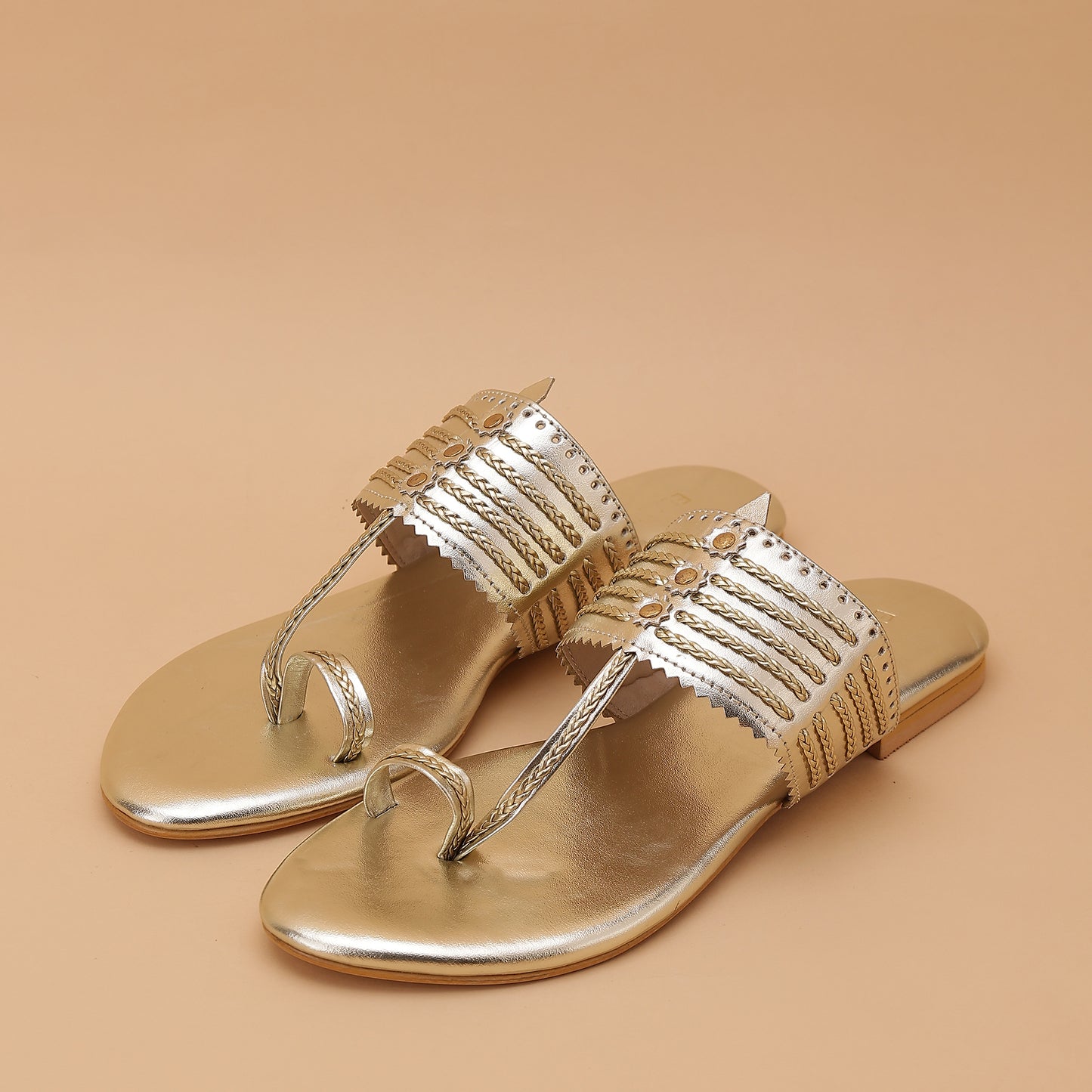 Svarini Kohlapuri Flat- Gold