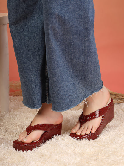 Cravira - Croc-Textured V Strap Cherry Wedge Heel