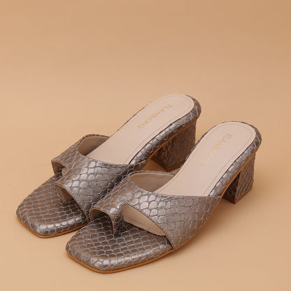 Driftwood Textured Toe Ring Block Heel- Grey