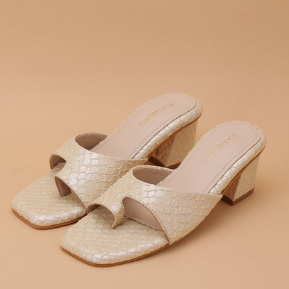 Moonveil Textured Toe Ring Block Heel- Ivory