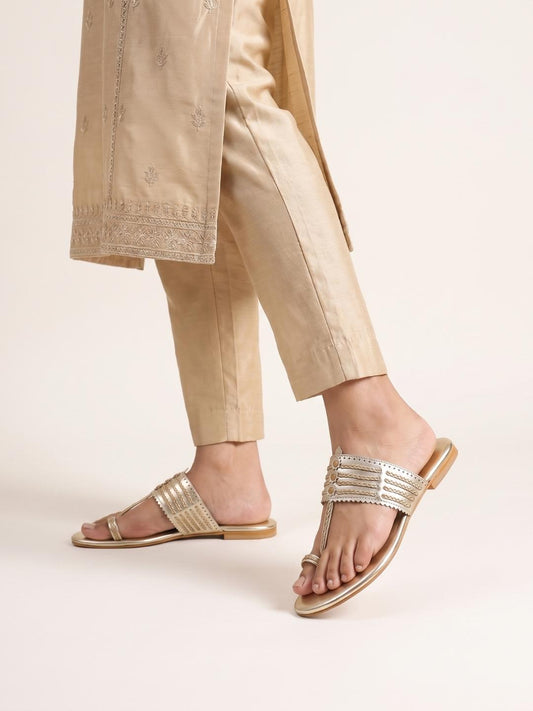 Svarini Kohlapuri Flat- Gold