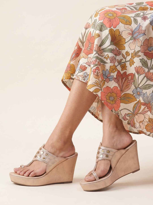 Padmika Kohlapuri Wedge Heel - Rose Gold